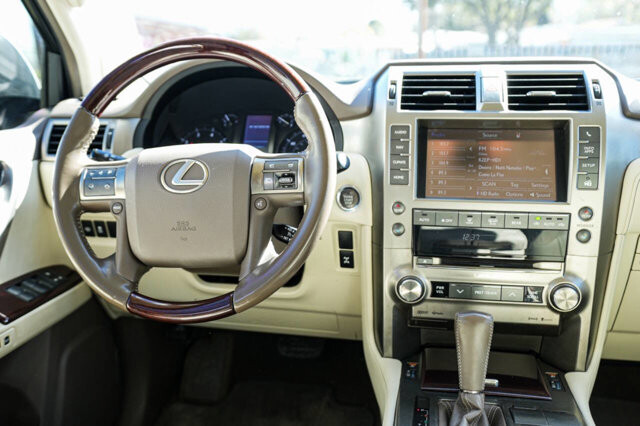 2015 Lexus GX 460 in San Antonio, TX 78228 - 2426059 21