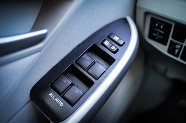 2013 Toyota Prius in San Antonio, TX 78228 - 2426060 13