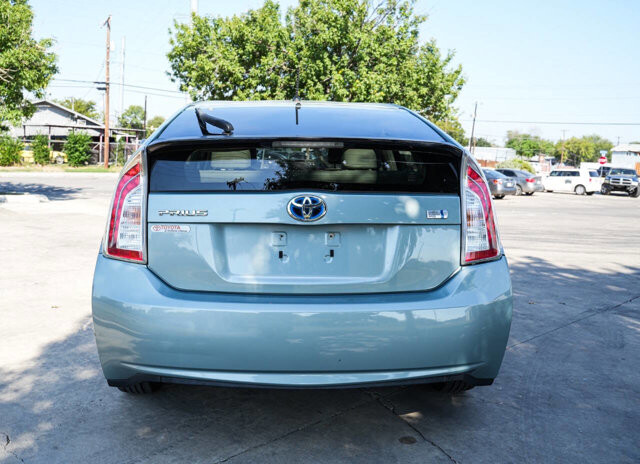 2013 Toyota Prius in San Antonio, TX 78228 - 2426060 7