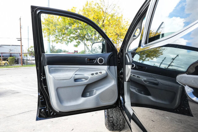 2010 Toyota Tacoma in San Antonio, TX 78228 - 2426062 11