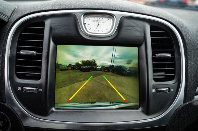 2018 Chrysler 300 in San Antonio, TX 78228 - 2426067 19