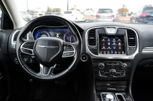 2018 Chrysler 300 in San Antonio, TX 78228 - 2426067 17