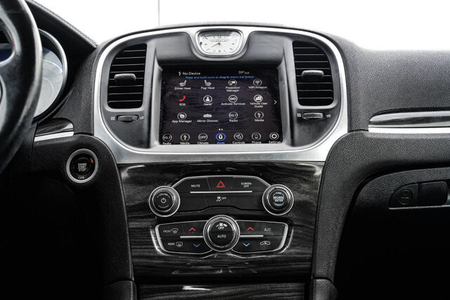 2018 Chrysler 300 in San Antonio, TX 78228 - 2426067 21