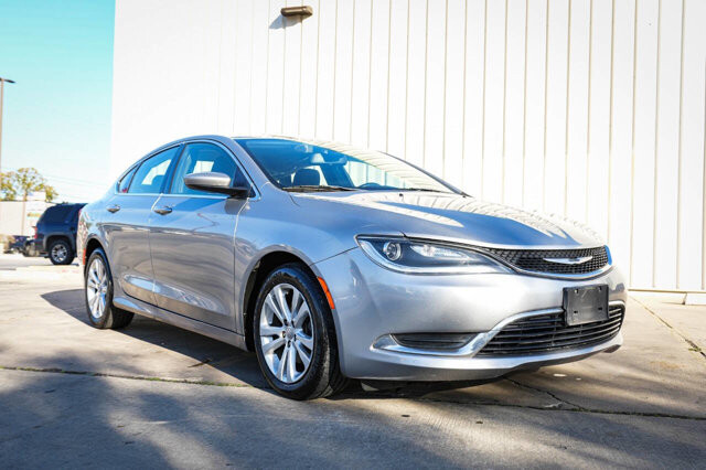2015 Chrysler 200 in San Antonio, TX 78228 - 2426069 10