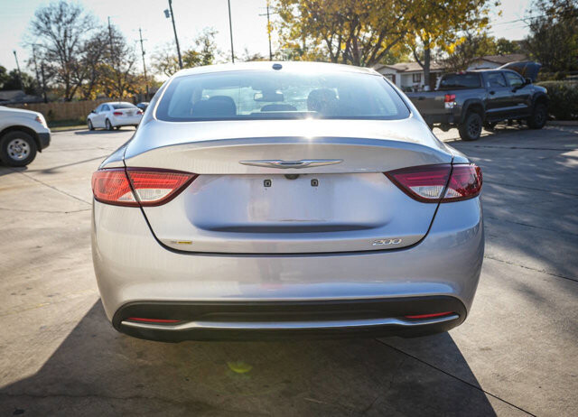 2015 Chrysler 200 in San Antonio, TX 78228 - 2426069 7