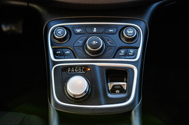 2015 Chrysler 200 in San Antonio, TX 78228 - 2426069 20