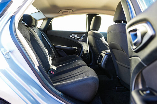 2015 Chrysler 200 in San Antonio, TX 78228 - 2426069 21