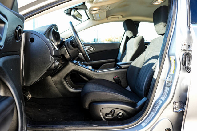 2015 Chrysler 200 in San Antonio, TX 78228 - 2426069 14