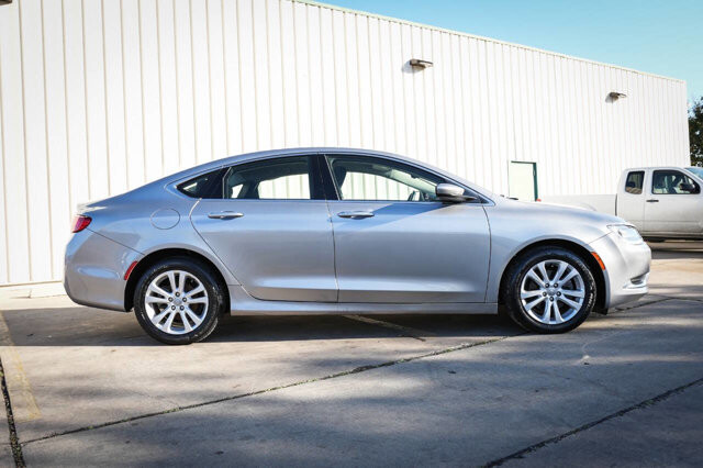 2015 Chrysler 200 in San Antonio, TX 78228 - 2426069 9