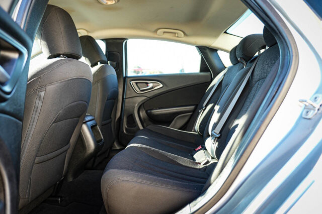 2015 Chrysler 200 in San Antonio, TX 78228 - 2426069 17
