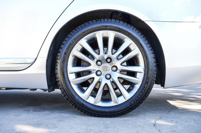 2013 Lexus LS 460 in San Antonio, TX 78228 - 2426080 10