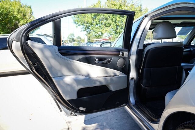 2013 Lexus LS 460 in San Antonio, TX 78228 - 2426080 17