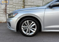 2020 Volkswagen Passat in Decatur, GA 30032 - 2426096 9