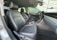 2020 Volkswagen Passat in Decatur, GA 30032 - 2426096 37