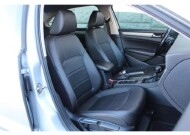 2020 Volkswagen Passat in Decatur, GA 30032 - 2426096 70