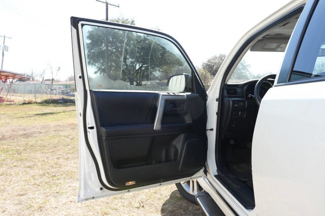 2013 Toyota 4Runner in San Antonio, TX 78228 - 2427132 12