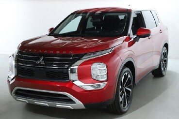 2022 Mitsubishi Outlander in Bedford, OH 44146