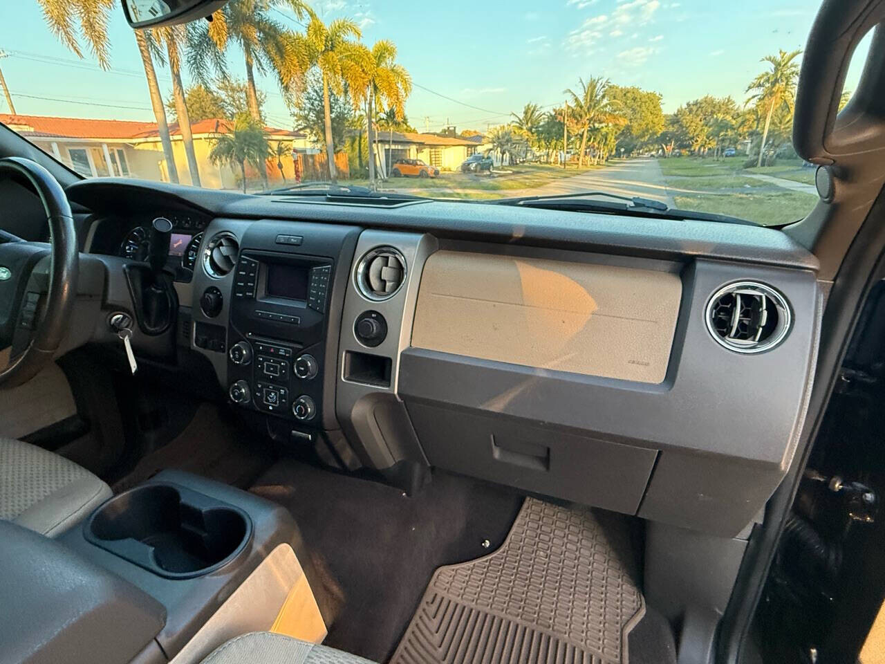 2013 Ford F150 in Hollywood, FL 33023-1906 - 2427582 36