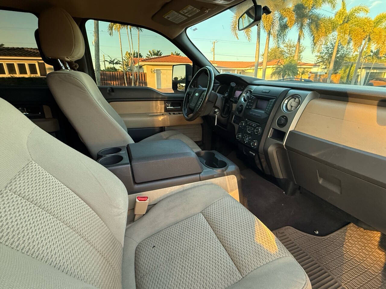 2013 Ford F150 in Hollywood, FL 33023-1906 - 2427582 26