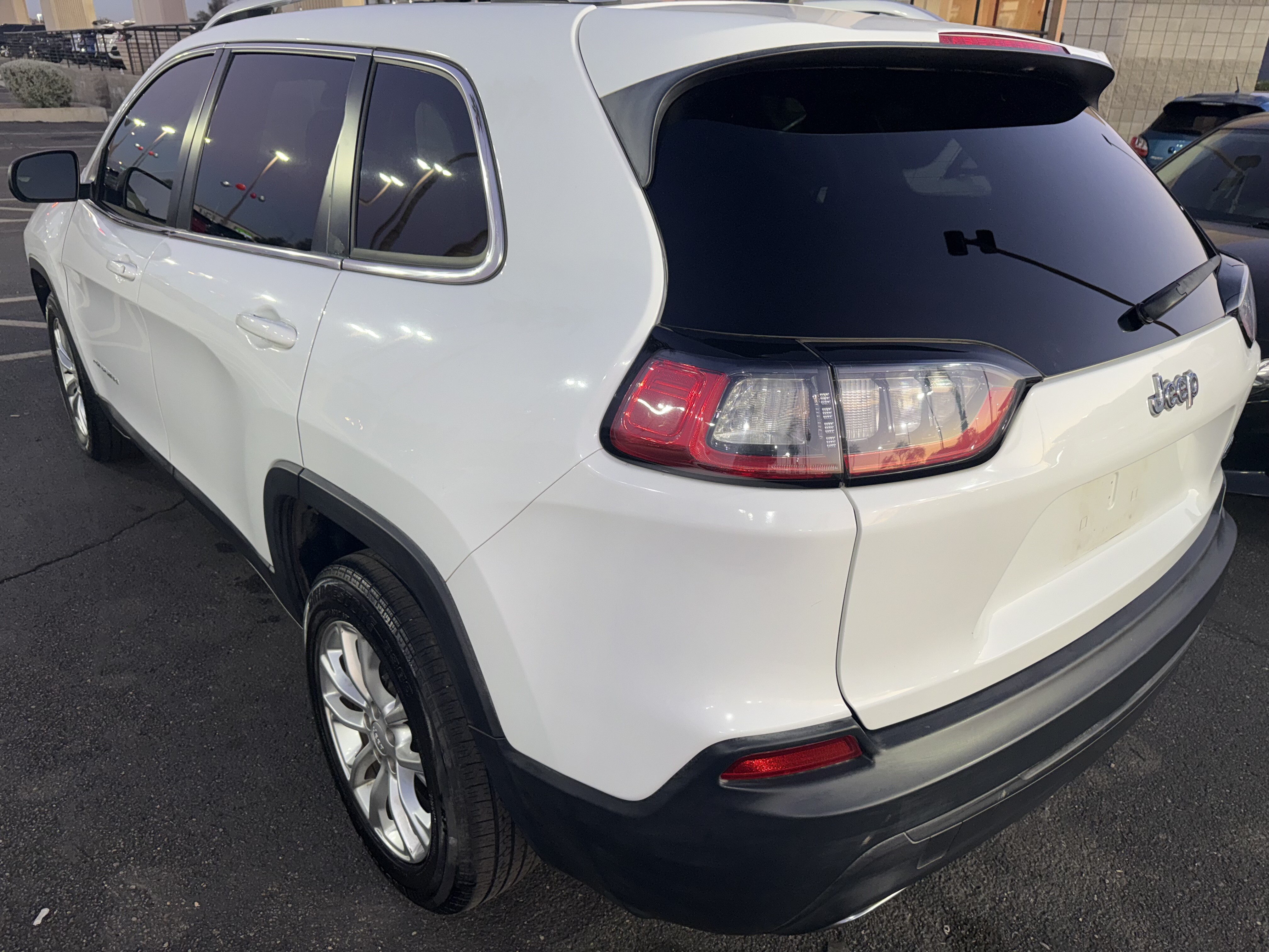 2019 Jeep Cherokee in Phoenix, AZ 85022 - 2429017 6