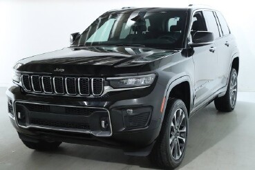 2022 Jeep Grand Cherokee in Bedford, OH 44146