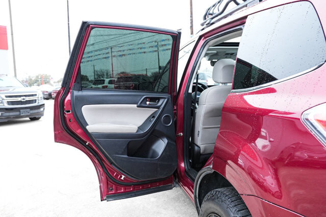2017 Subaru Forester in San Antonio, TX 78228 - 2429606 21