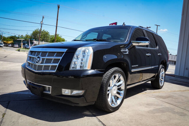 2010 Cadillac Escalade in San Antonio, TX 78228 - 2430083 3