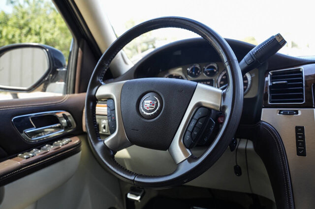 2010 Cadillac Escalade in San Antonio, TX 78228 - 2430083 28