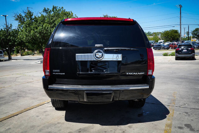 2010 Cadillac Escalade in San Antonio, TX 78228 - 2430083 6