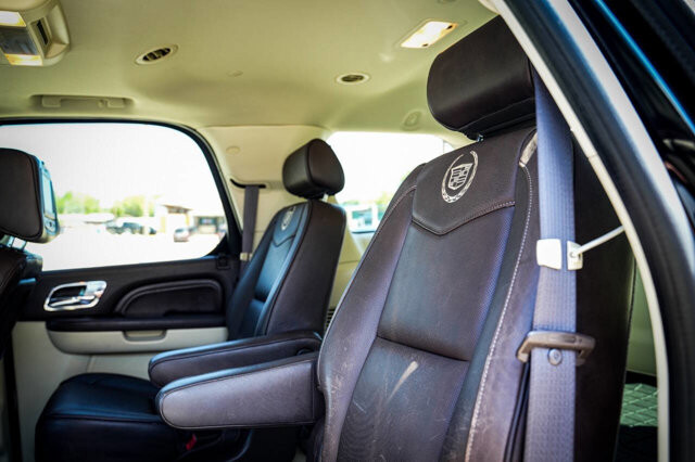 2010 Cadillac Escalade in San Antonio, TX 78228 - 2430083 26