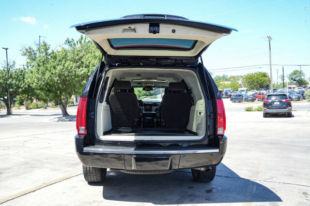2010 Cadillac Escalade in San Antonio, TX 78228 - 2430083 7