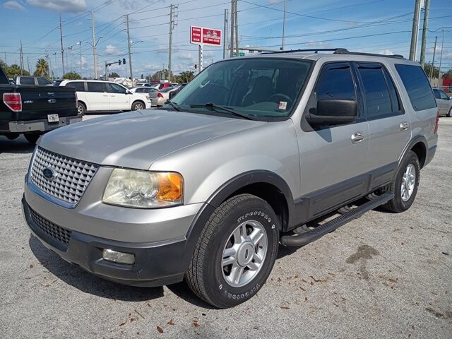 2004 Ford Expedition in Hudson, FL 34669 - 2430093 4