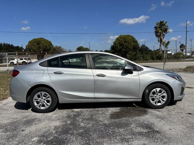 2019 Chevrolet Cruze in Hudson, FL 34669 - 2430094 17