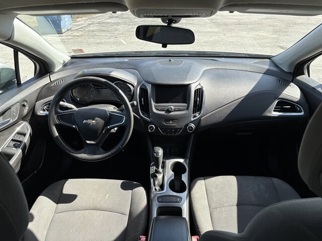 2019 Chevrolet Cruze in Hudson, FL 34669 - 2430094 30
