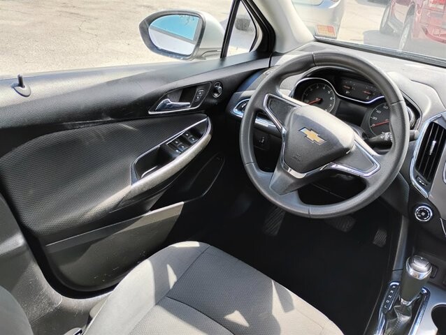 2019 Chevrolet Cruze in Hudson, FL 34669 - 2430094 11