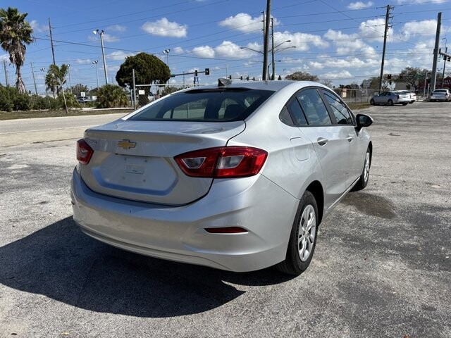 2019 Chevrolet Cruze in Hudson, FL 34669 - 2430094 18