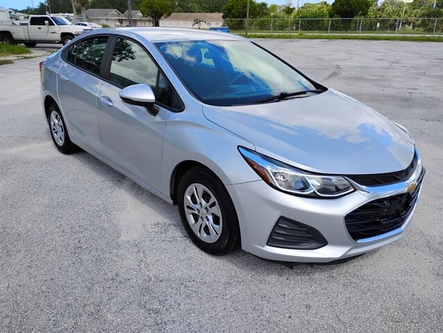 2019 Chevrolet Cruze in Hudson, FL 34669 - 2430094 2