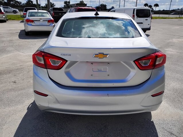 2019 Chevrolet Cruze in Hudson, FL 34669 - 2430094 7