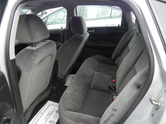 2015 Chevrolet Impala in Barton, MD 21521 - 2430472 4