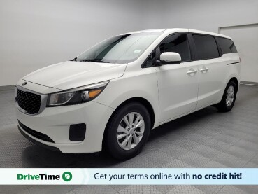 2017 Kia Sedona in Arlington, TX 76011