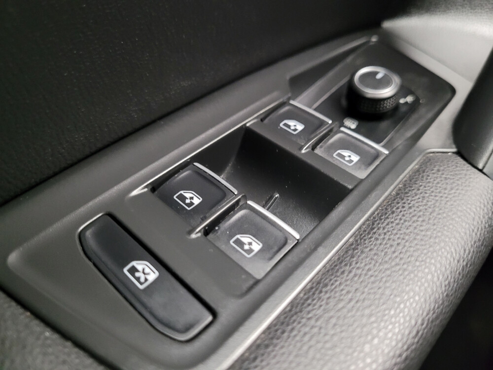 2020 Volkswagen Tiguan in Eastpointe, MI 48021 - 2431022 27