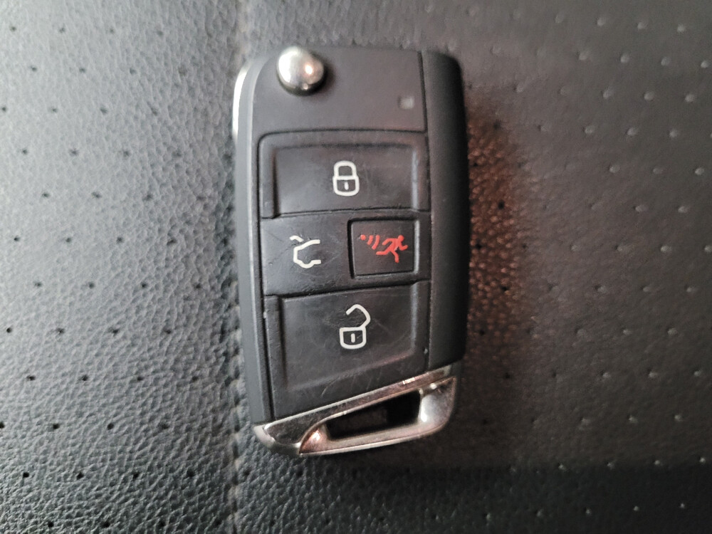 2020 Volkswagen Tiguan in Eastpointe, MI 48021 - 2431022 32