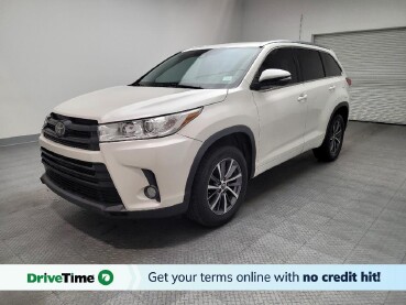 2018 Toyota Highlander in Downey, CA 90241