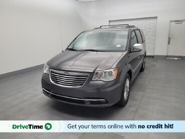 2016 Chrysler Town & Country in Columbus, OH 43228