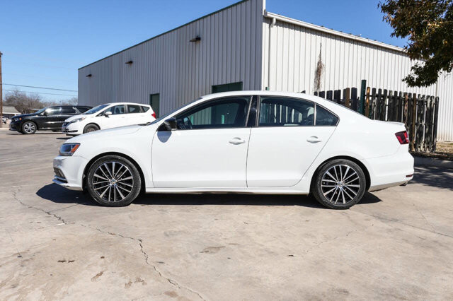 2016 Volkswagen Jetta in San Antonio, TX 78228 - 2433201 4