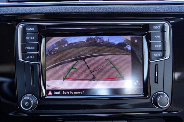 2016 Volkswagen Jetta in San Antonio, TX 78228 - 2433201 16