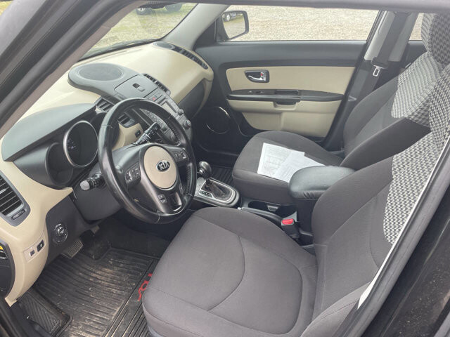2013 Kia Soul in Hickory, NC 28602-5144 - 2434290 8
