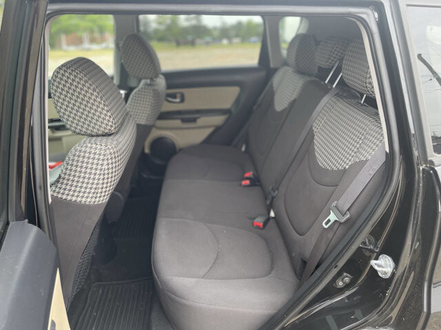 2013 Kia Soul in Hickory, NC 28602-5144 - 2434290 9