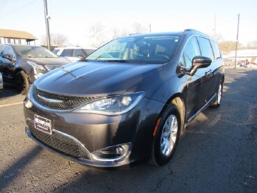 2017 Chrysler Pacifica in Kansas City, KS 66102