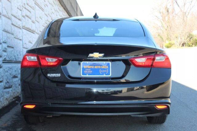 2017 Chevrolet Malibu in Decatur, GA 30032 - 2434328 46